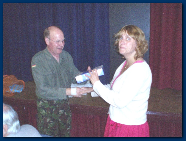 600x449 pixels (124K)